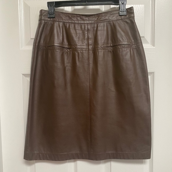 Charles Klein Brown Leather Skirt. - Picture 6 of 6